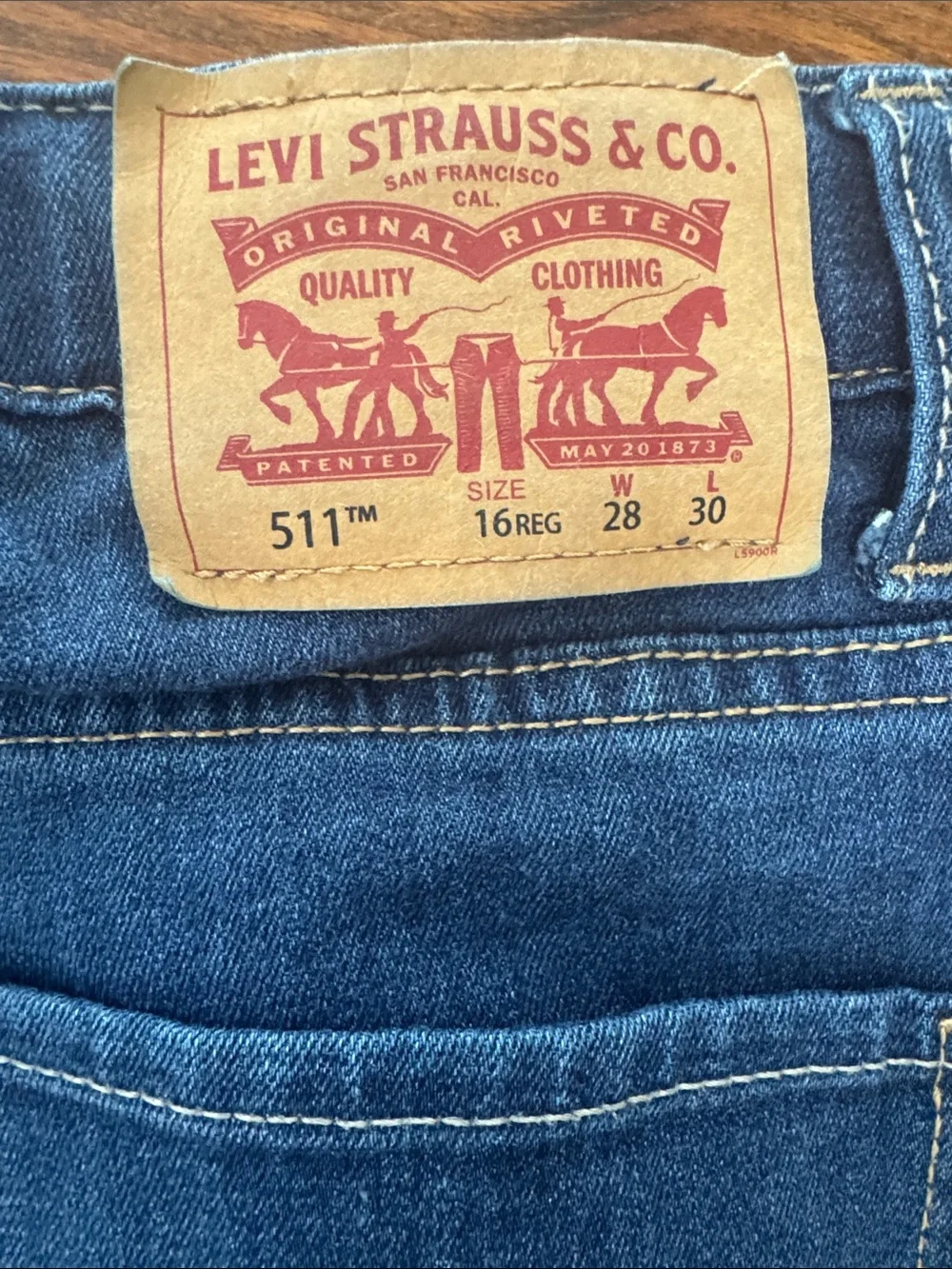 Boys 511 16 regular. 28x30 Levi's Indigo Relaxed Fit Jeans